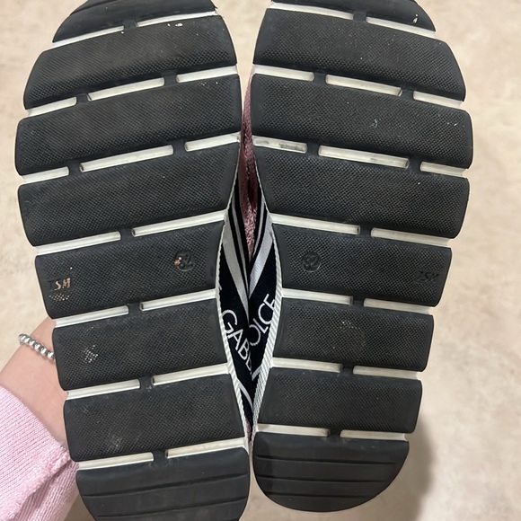 Girls dolce & gabbana pink sneakers 💓 - Picture 3 of 4